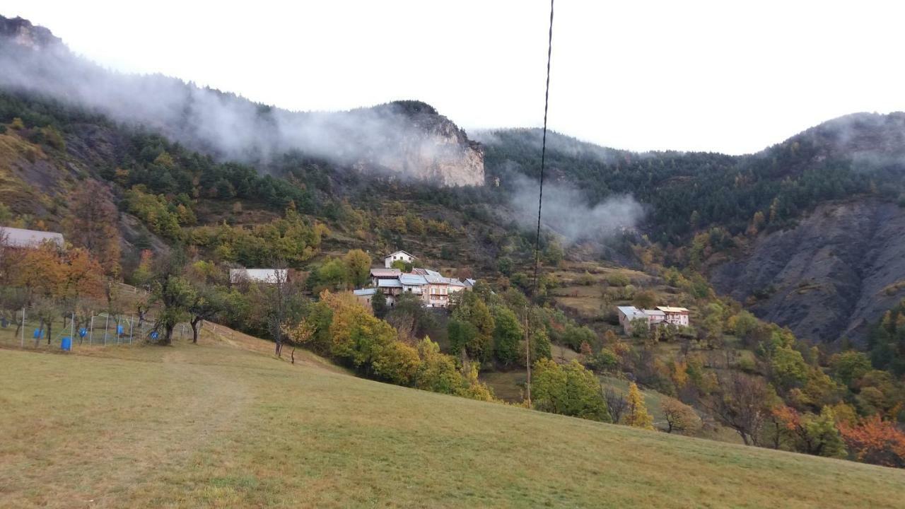 Apibus Domus - Chris Et Steph Villa Guillaumes Exterior foto